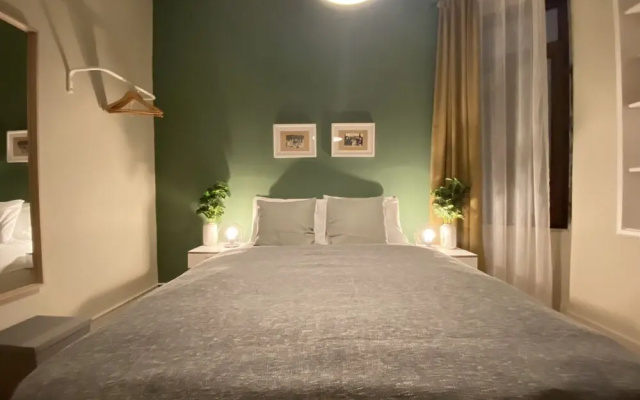 Sleek Flat With Central Location in Beyoglu