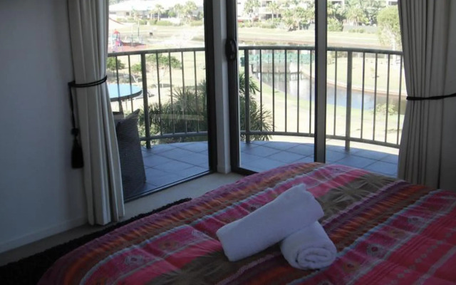 Meridian Alex Beach Apartments