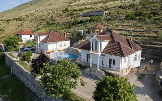 The Lake House 2 in Shkod r