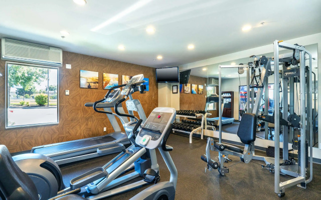 Comfort Suites Kelowna