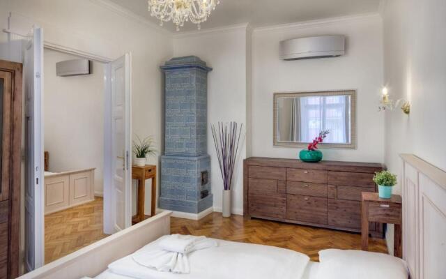 Dusni 13 Old Town Apartment