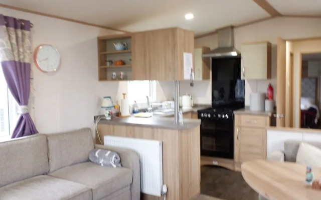 Luxury 2 Bedroom Caravan at Mersea Island Holiday