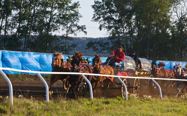 Hotel Dawson Creek, SureStay Collection by Best Western