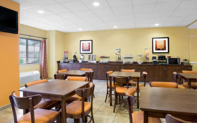 Microtel Inn & Suites by Wyndham Greenville/University Medic