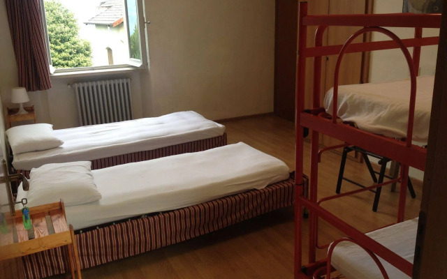 SANTANGELA Hostel & Rooms