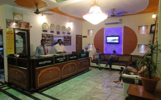 Hotel Taj Plaza