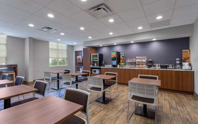 Microtel Inn & Suites by Wyndham Niagara Falls