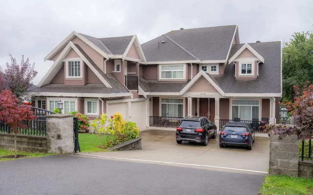 Vancouver Yuelai Guesthouse