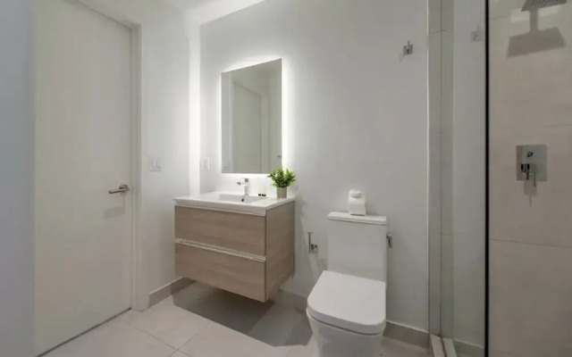 Brickell Heart Condo with Amazing Views