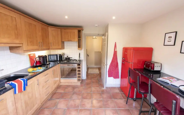 A very British house to stay 3 Bedroom