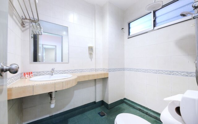 OYO 542 S2 Hotel