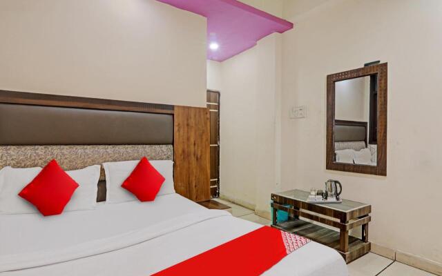 OYO Flagship 806856 Hotel Ashirvad