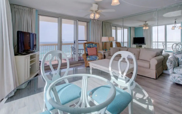 Pelican Beach Resort 1001