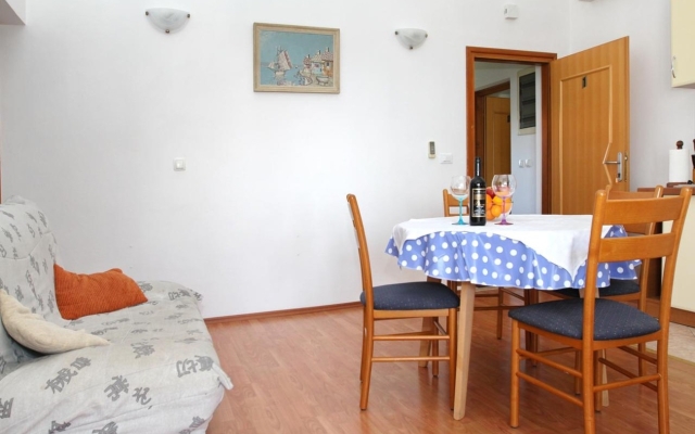 Apartment Mari - 100 m from beach: A1 Petrcane, Zadar riviera