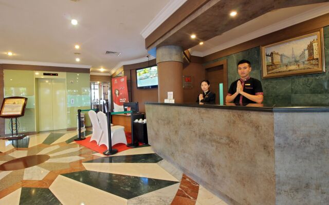 Grand Eska Hotel & Suite