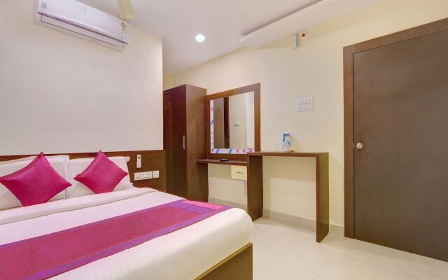 SVS Luxury Rooms by OYO Rooms