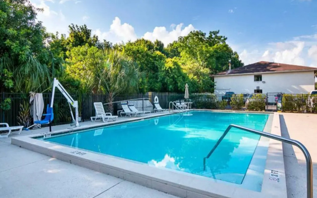 Motel 6 Tampa, FL - Fairgrounds