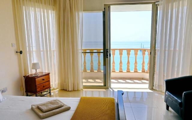 Katina Beach Villa