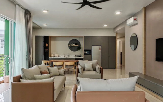 Mountain & Lake Views' Suite Cycas