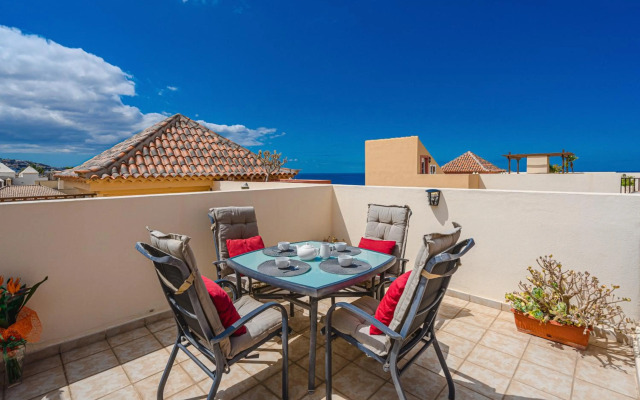 Terrazas del Duque II apartment