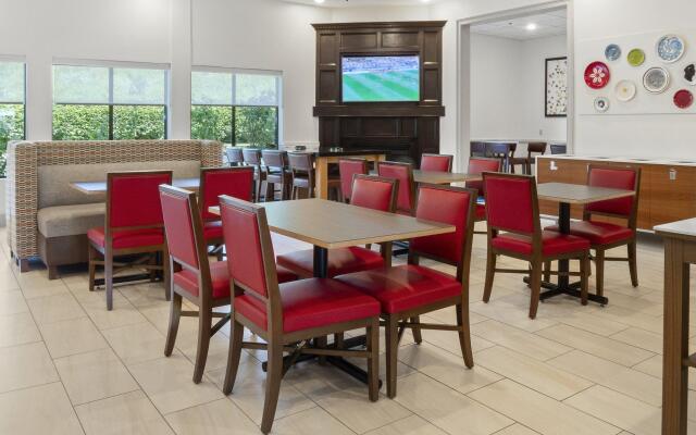 Holiday Inn Express and Suites Newton by IHG