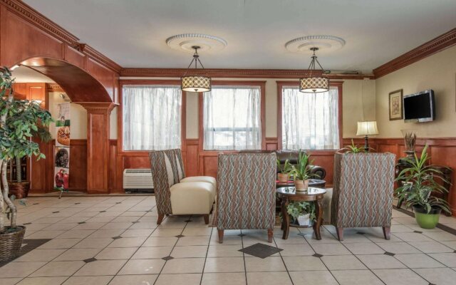 Comfort Inn & Suites Liverpool - Syracuse North