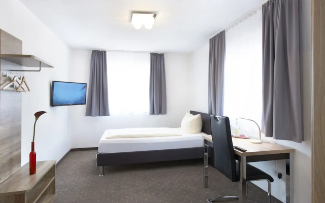 HOTEL NEW IN - Ingolstadt - Gaimersheim