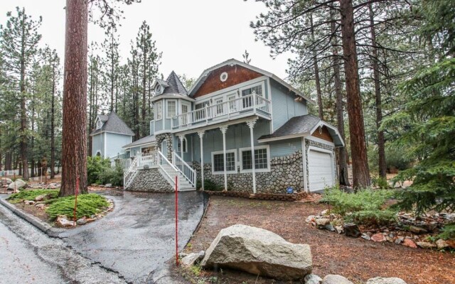 Bear Castle-1854 by Big Bear Vacations