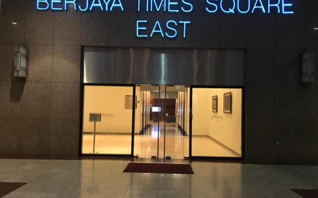 Queens Service Suites At Times Square