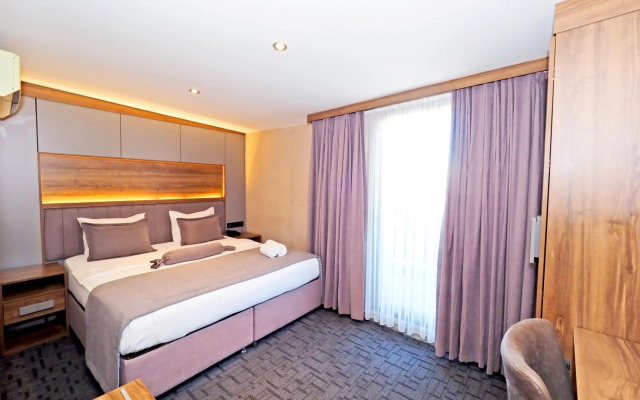 Seres Hotel Old City