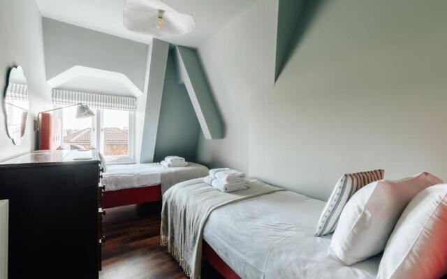 Redland Suites - Apartment 7