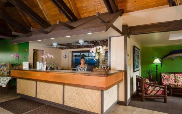 Uncle Billy's Kona Bay Hotel