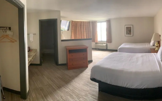 University Inn & Suites Stevens Point