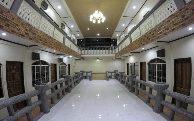 Macky's Hidden Inn