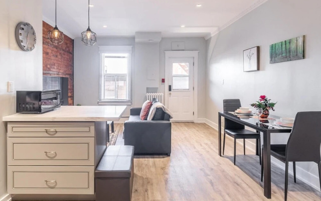 Upscale 2BR With King Bed-prime Location