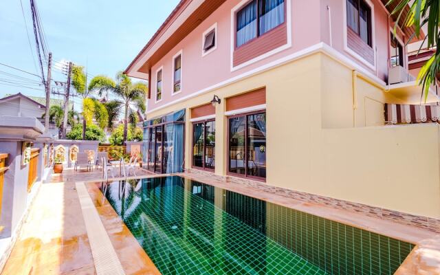 3 Bedrooms Pool Villa Walk to Patong