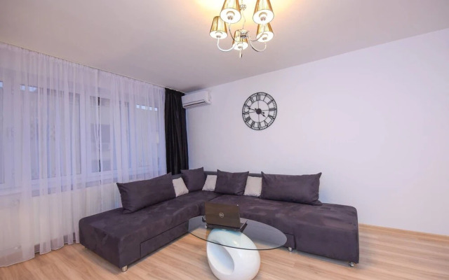 Privilege Apartment - Two Bedrooms - 5 Guests - Cismigiu Gardens