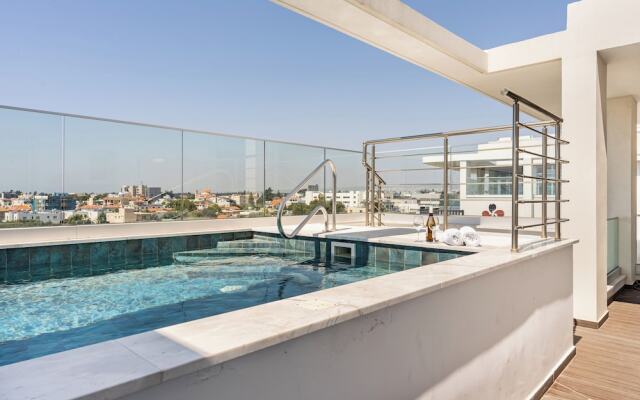 YAMAS Urban Living Pool Penthouse Marvel