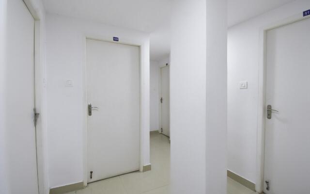 OYO Flagship 76255 Airport Comfort Stay