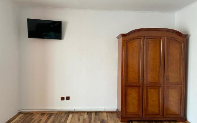 M & I Apartment 3