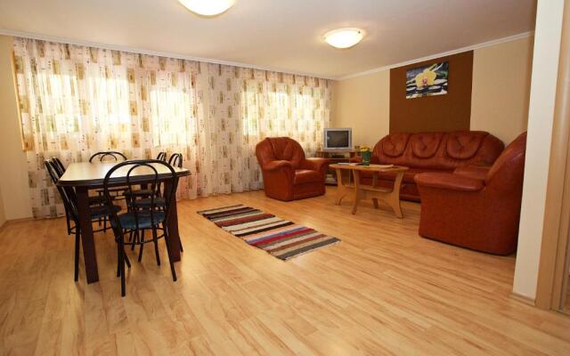 Zoli Apartmanok-Bródy 51-53
