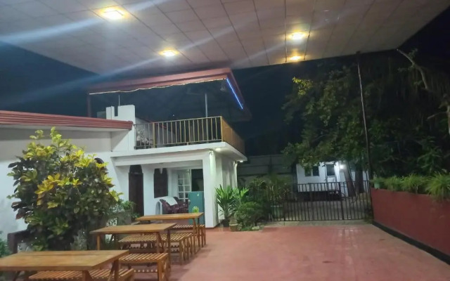 Mayura Rest Inn
