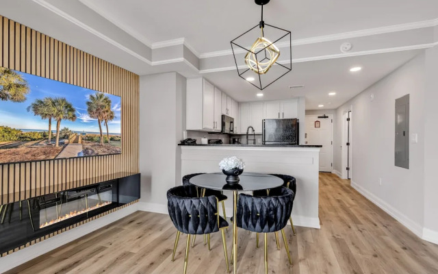 Beachfront Anderson Condos by Hosteeva