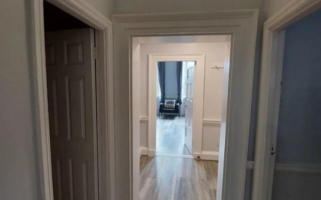 Stunning Temple BAR 2 BED Apartment