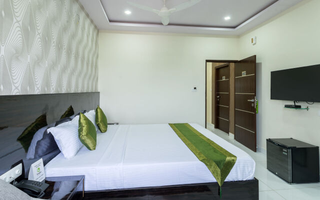 Treebo Greenwood Premier Suites, Old Airport Road