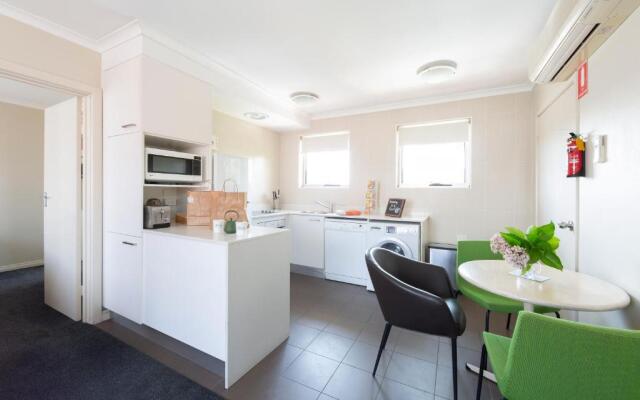 Forrest Hotel and Apartments