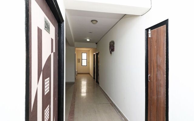 OYO 24878 Hotel Aicon Palace