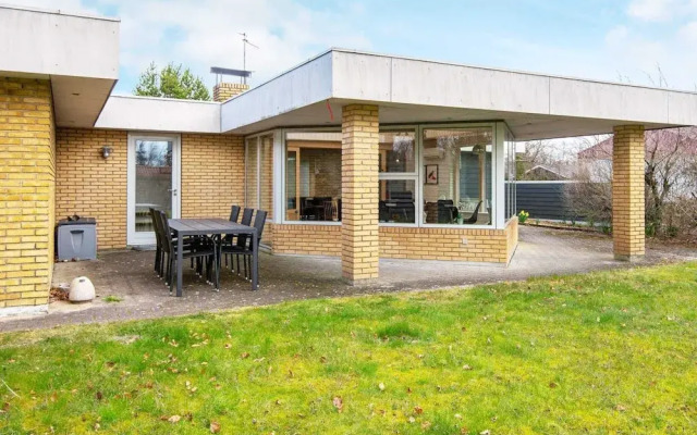 6 Person Holiday Home in Tarm