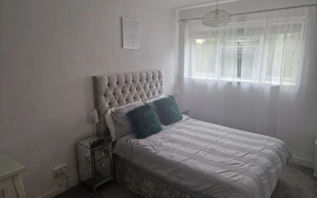 Immaculate 1-bed Apartment in Woodford Green