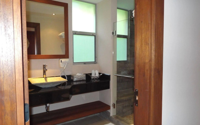 Tulemar Resort